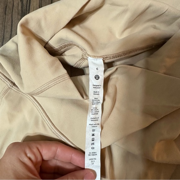 Lululemonon leggings - Picture 2 of 3